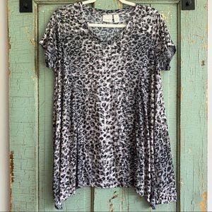 NWOT Chicos Leopard Print Sheer Seamed Tee with Sharkbite Hem